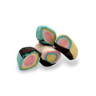 Mini guimauves sur fond choco