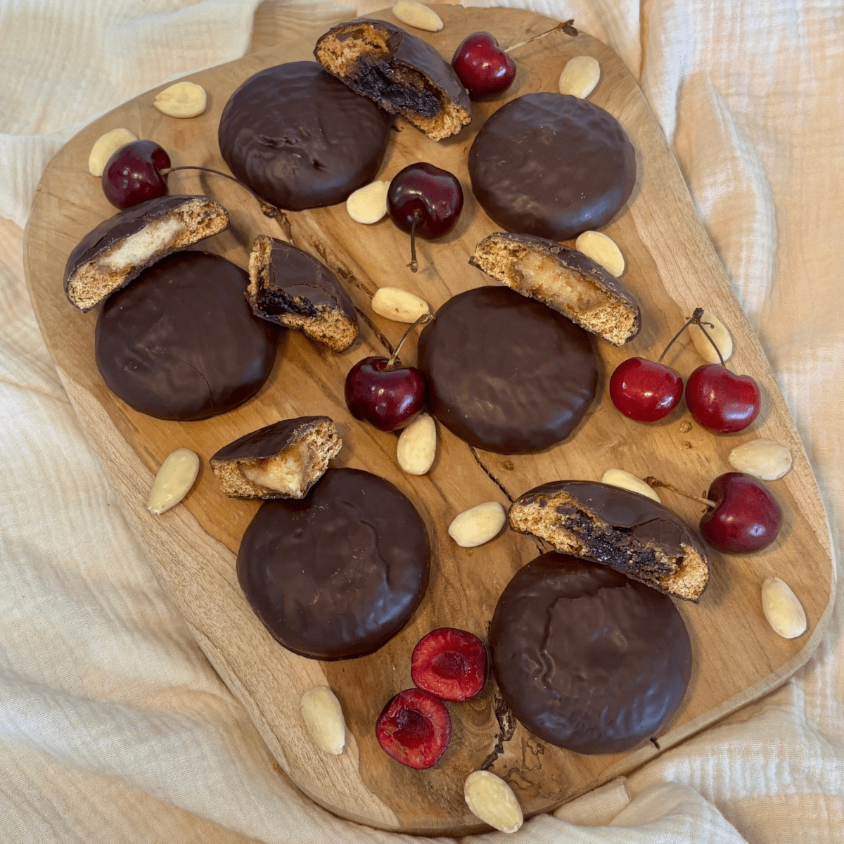 Bombes avec fourrage pâte d'amandes 200g